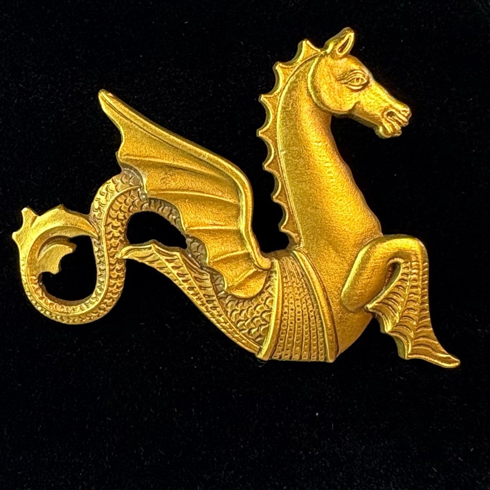 Rubin Museum of Art (RMA Signed) Vtg Mythological Sea-Horse Gold Hippocampus Pin